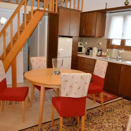 Little Valley House Дом отдыха Леонидион